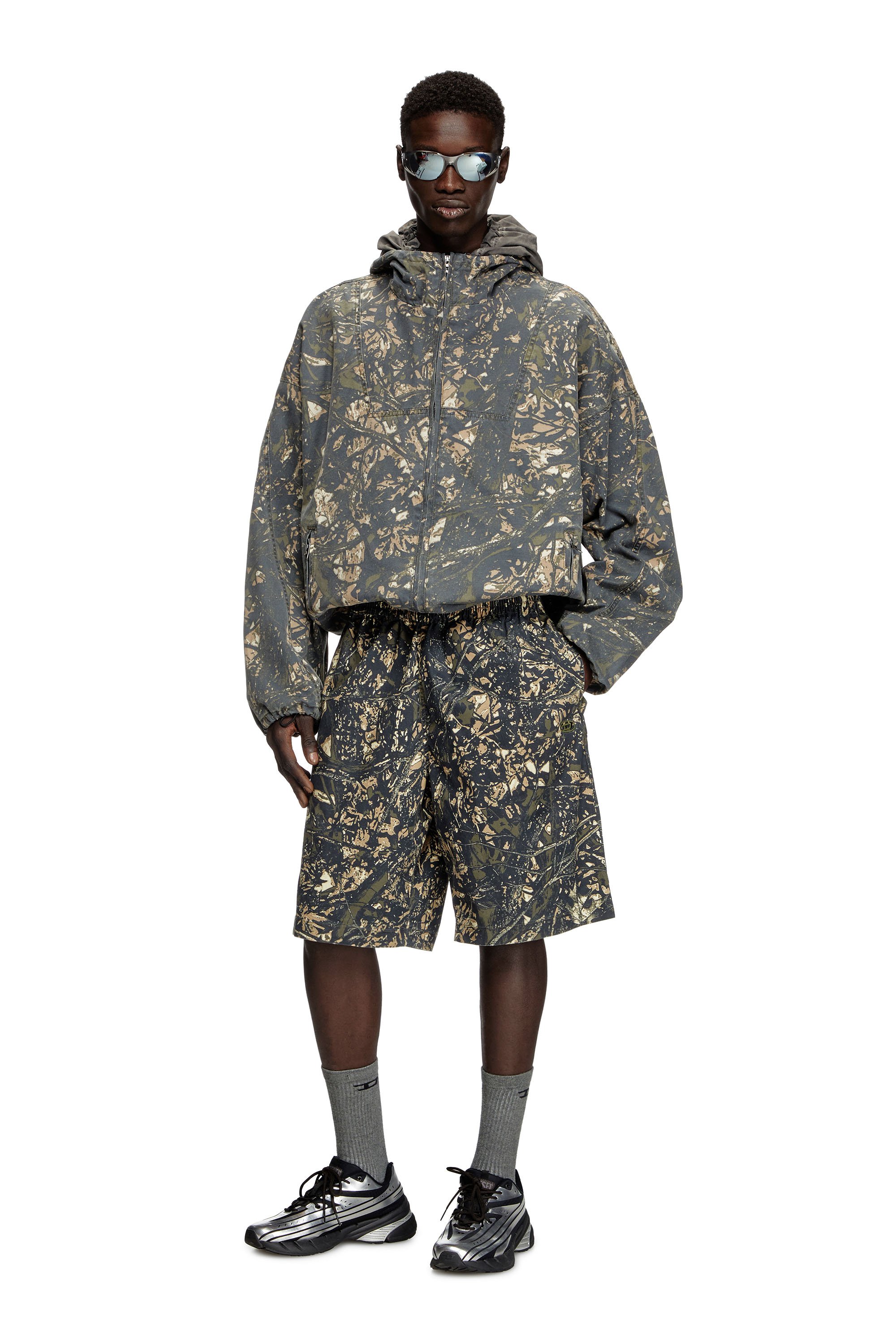 Diesel - P-OPWIK-C, Male's Knee-length shorts with camo print in Brown/Green - 2